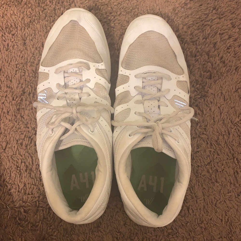 VARSITY A41 Cheer Shoes | Used
